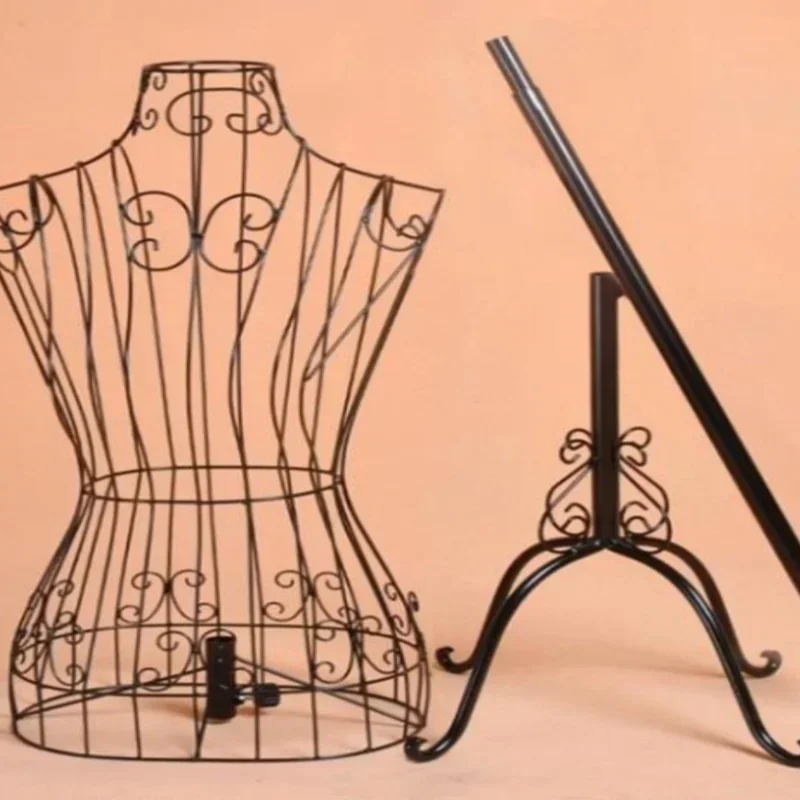 Dress Form Mannequin - Torse de mannequin féminin en fer