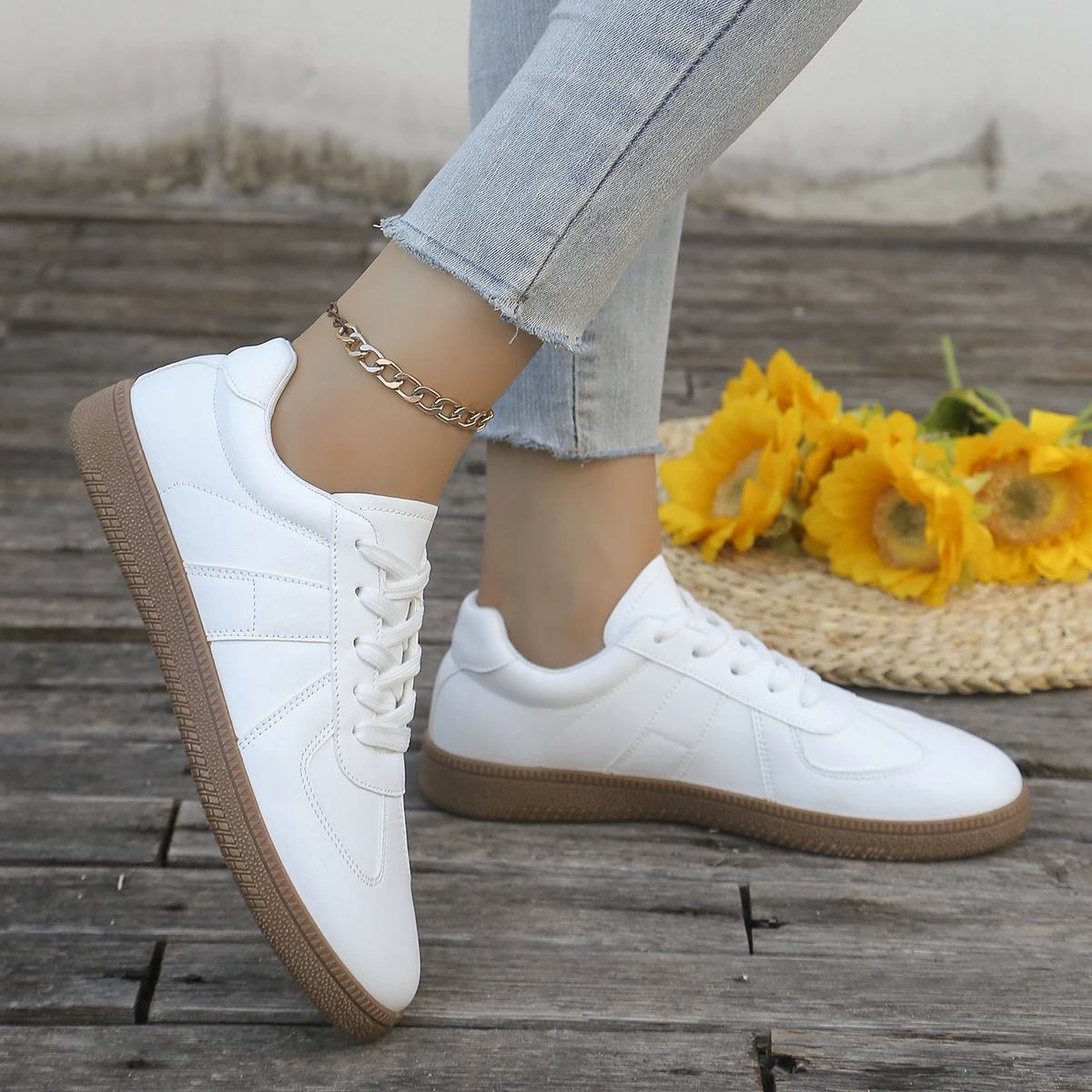 Chaussures de sport blanches d - Sewing Cotton avis et prix