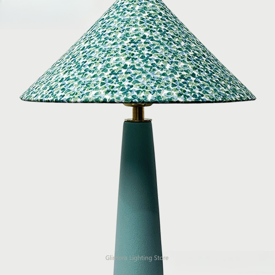Lampe de table en forme de par - Century Textile & Sewing Supply avis et prix